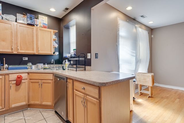 1423 E 68th Street 2, Chicago, IL 60637