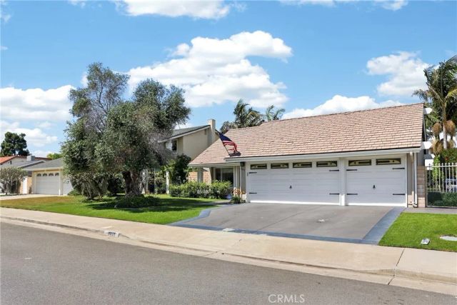 8631 Larkport Drive, Huntington Beach, CA 92646