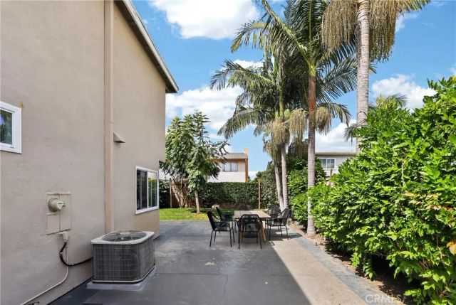 8631 Larkport Drive, Huntington Beach, CA 92646