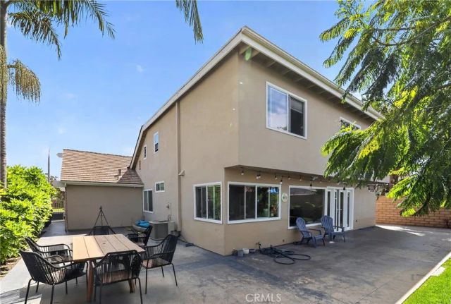 8631 Larkport Drive, Huntington Beach, CA 92646