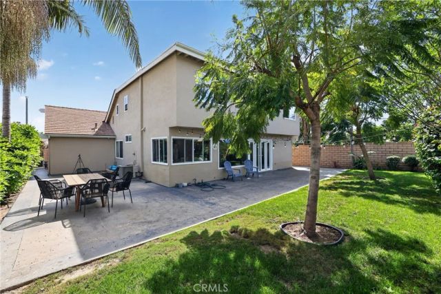 8631 Larkport Drive, Huntington Beach, CA 92646
