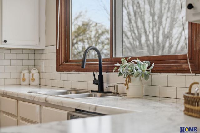 4316 Faulkner Court, Lincoln, NE 68516