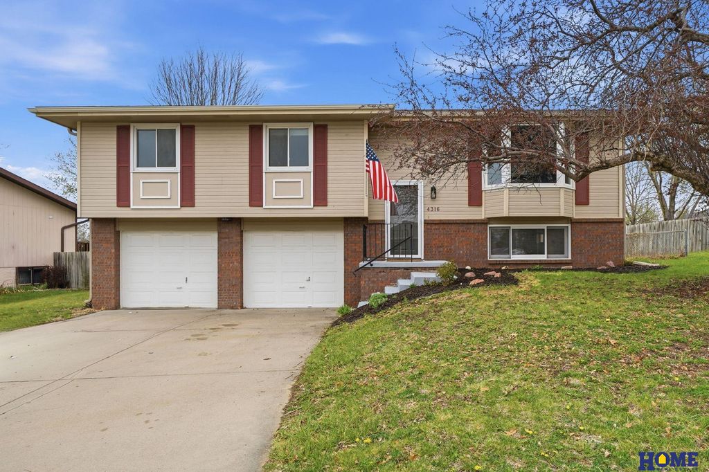 4316 Faulkner Court, Lincoln, NE 68516
