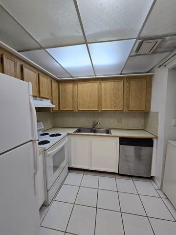 737 SE 1st Way 208, Deerfield Beach, FL 33441