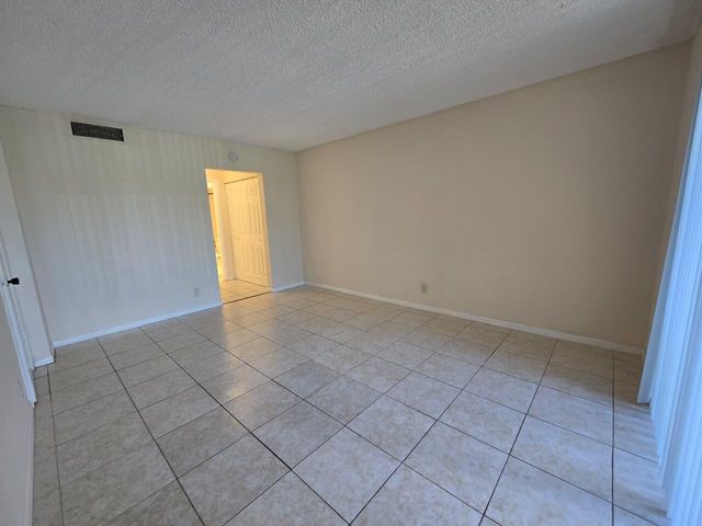 737 SE 1st Way 208, Deerfield Beach, FL 33441