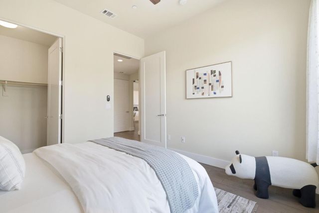 889 N San Antonio Road 2020, Los Altos, CA 94022