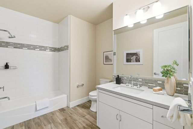 889 N San Antonio Road 2020, Los Altos, CA 94022