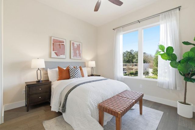 889 N San Antonio Road 2020, Los Altos, CA 94022