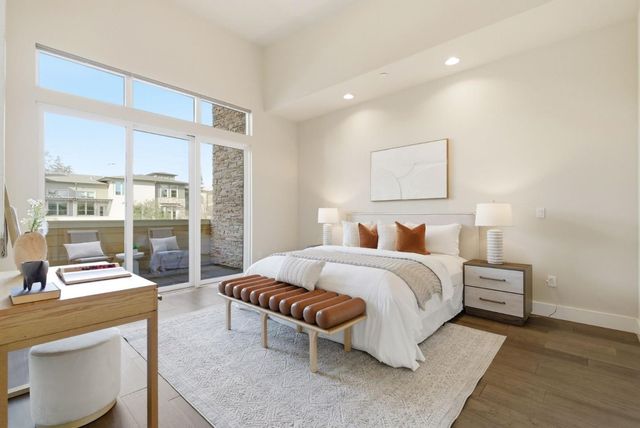 889 N San Antonio Road 2020, Los Altos, CA 94022