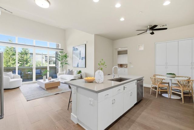 889 N San Antonio Road 2020, Los Altos, CA 94022