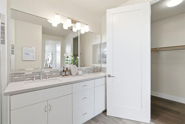 889 N San Antonio Road 2020, Los Altos, CA 94022