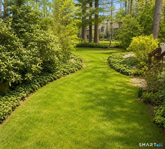 19 Applewood Lane 19, Avon, CT 06001