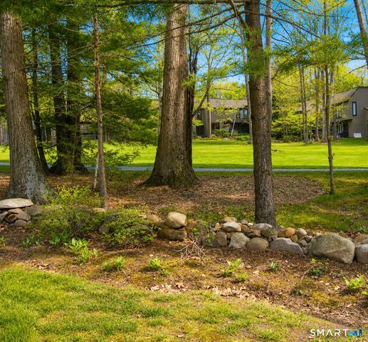 19 Applewood Lane 19, Avon, CT 06001
