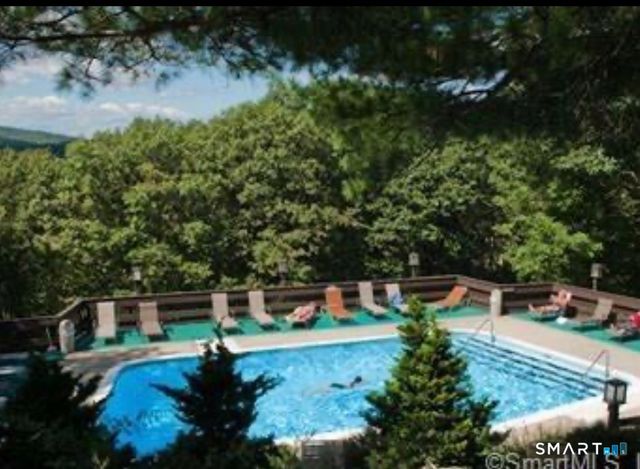19 Applewood Lane 19, Avon, CT 06001