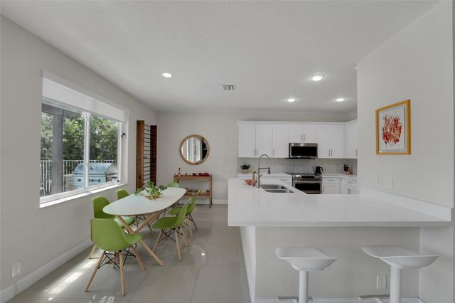 1070 Bluewood Terrace, Weston, FL 33327
