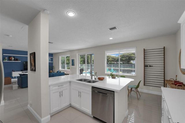 1070 Bluewood Terrace, Weston, FL 33327