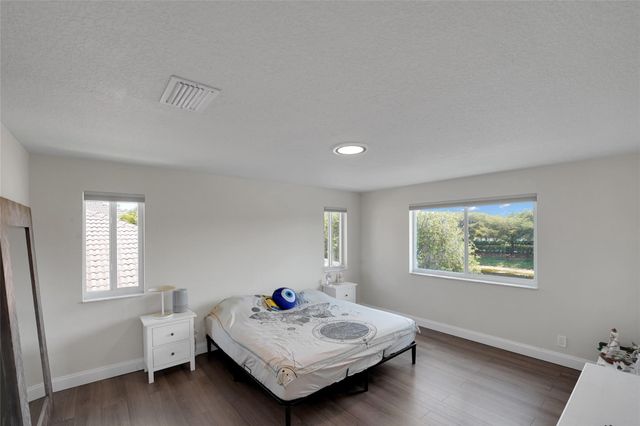 1070 Bluewood Terrace, Weston, FL 33327