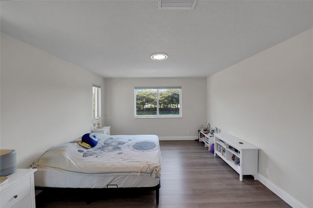 1070 Bluewood Terrace, Weston, FL 33327
