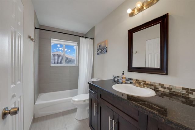 1070 Bluewood Terrace, Weston, FL 33327