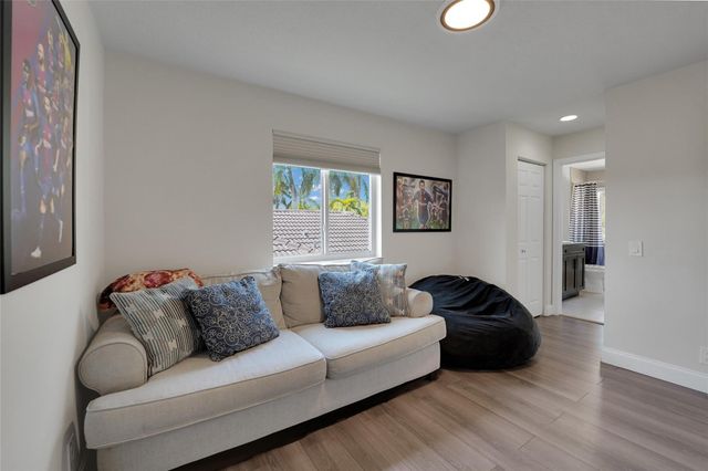 1070 Bluewood Terrace, Weston, FL 33327