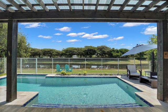 1070 Bluewood Terrace, Weston, FL 33327