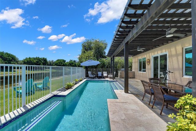 1070 Bluewood Terrace, Weston, FL 33327