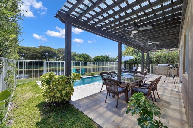 1070 Bluewood Terrace, Weston, FL 33327
