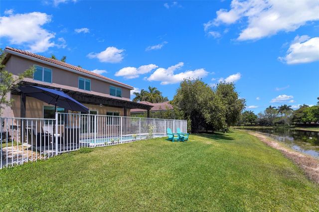 1070 Bluewood Terrace, Weston, FL 33327