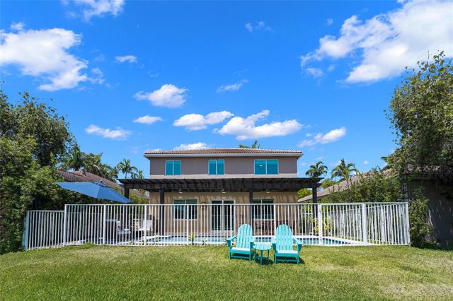 1070 Bluewood Terrace, Weston, FL 33327