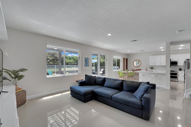1070 Bluewood Terrace, Weston, FL 33327