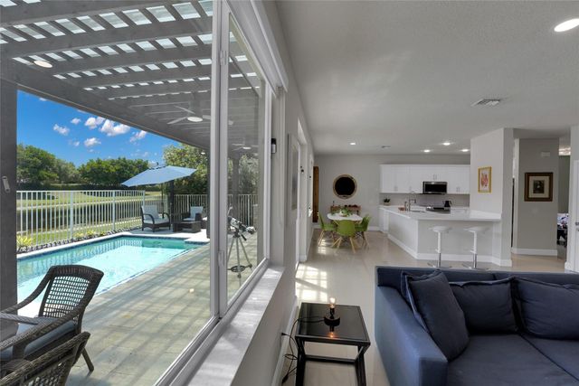 1070 Bluewood Terrace, Weston, FL 33327