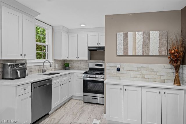 2236 Edgerton Road, University Heights, OH 44118