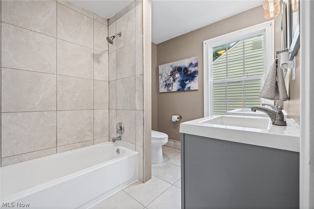 2236 Edgerton Road, University Heights, OH 44118