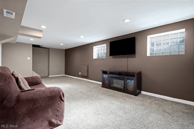 2236 Edgerton Road, University Heights, OH 44118