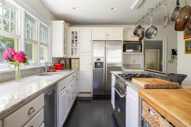 64 S Jamesport Avenue, South Jamesport, NY 11970