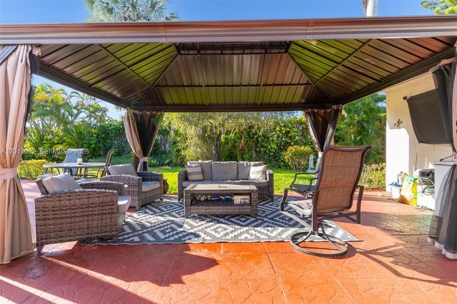 9470 NW 33rd Mnr, Sunrise, FL 33351