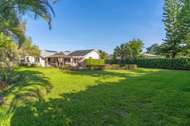 9470 NW 33rd Mnr, Sunrise, FL 33351