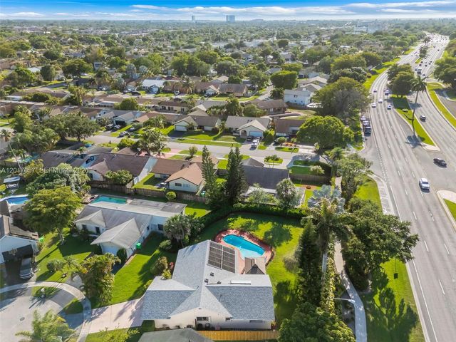 9470 NW 33rd Mnr, Sunrise, FL 33351