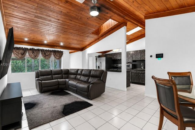 9470 NW 33rd Mnr, Sunrise, FL 33351