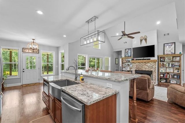590 W Highway 5, Roopville, GA 30170