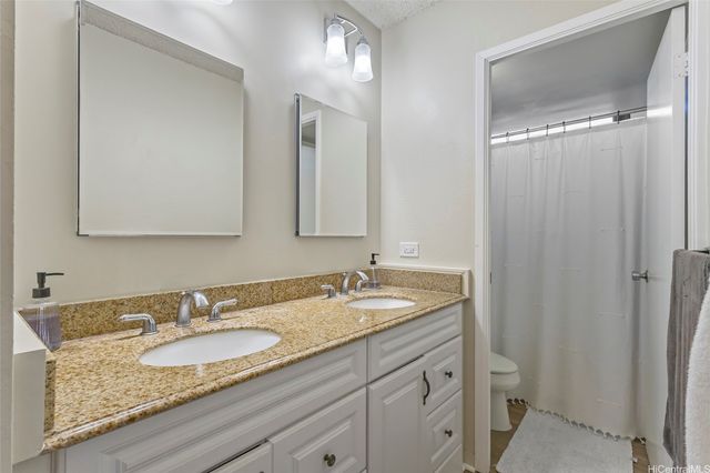 98-500 Koauka Loop 17A, Aiea, HI 96701