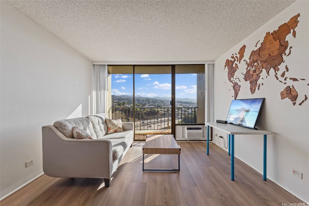 98-500 Koauka Loop 17A, Aiea, HI 96701