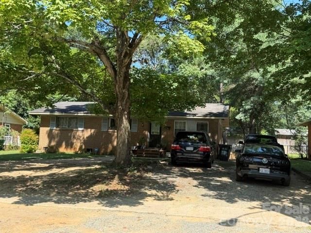 1131 Echo Glen Road, Charlotte, NC 28213