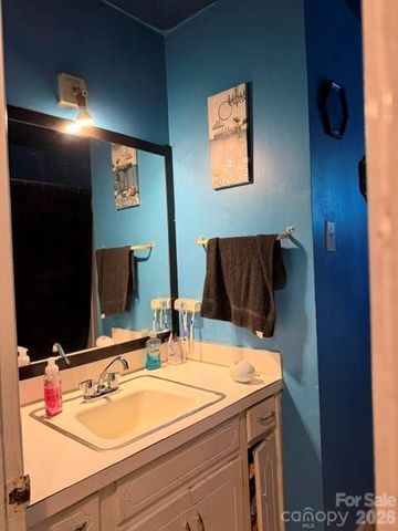 1131 Echo Glen Road, Charlotte, NC 28213