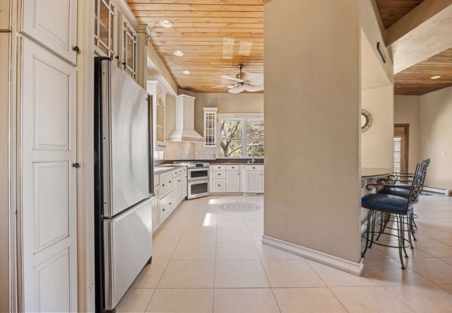 3 Wolf Rd, Bourne, MA 02532