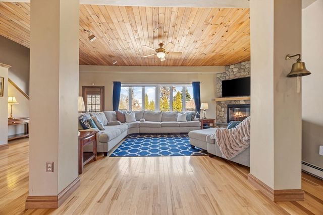 3 Wolf Rd, Bourne, MA 02532