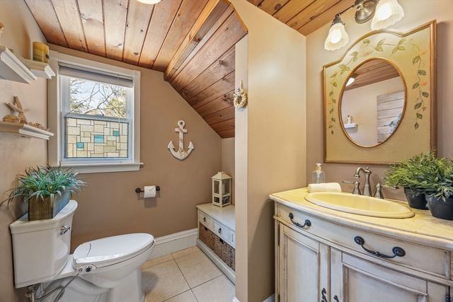 3 Wolf Rd, Bourne, MA 02532