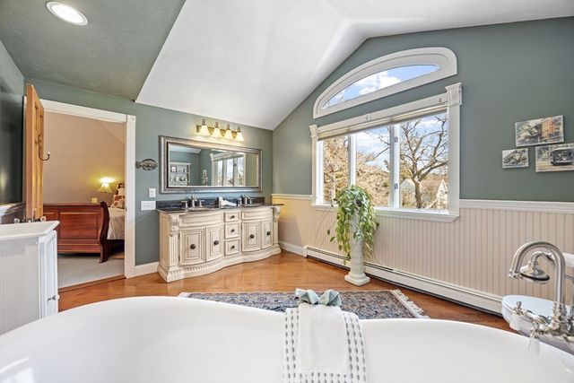 3 Wolf Rd, Bourne, MA 02532