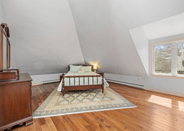 3 Wolf Rd, Bourne, MA 02532