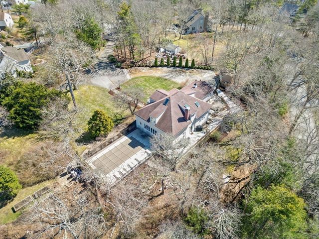 3 Wolf Rd, Bourne, MA 02532